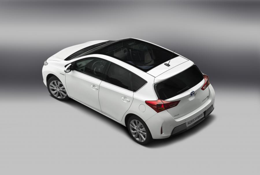  Toyota Auris Hybrid 2012 года  (фото 10 из 12)
